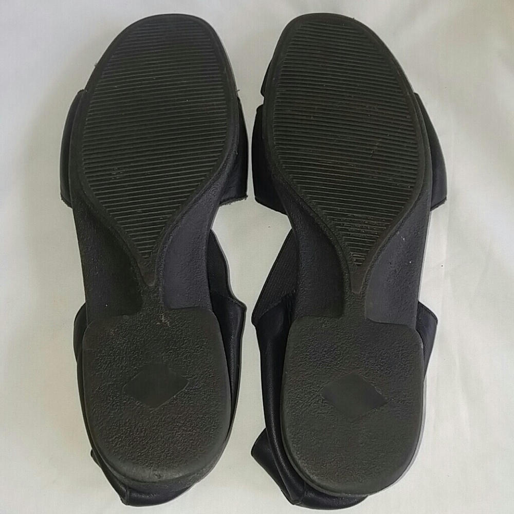 Shoes - Picture 5 of 7